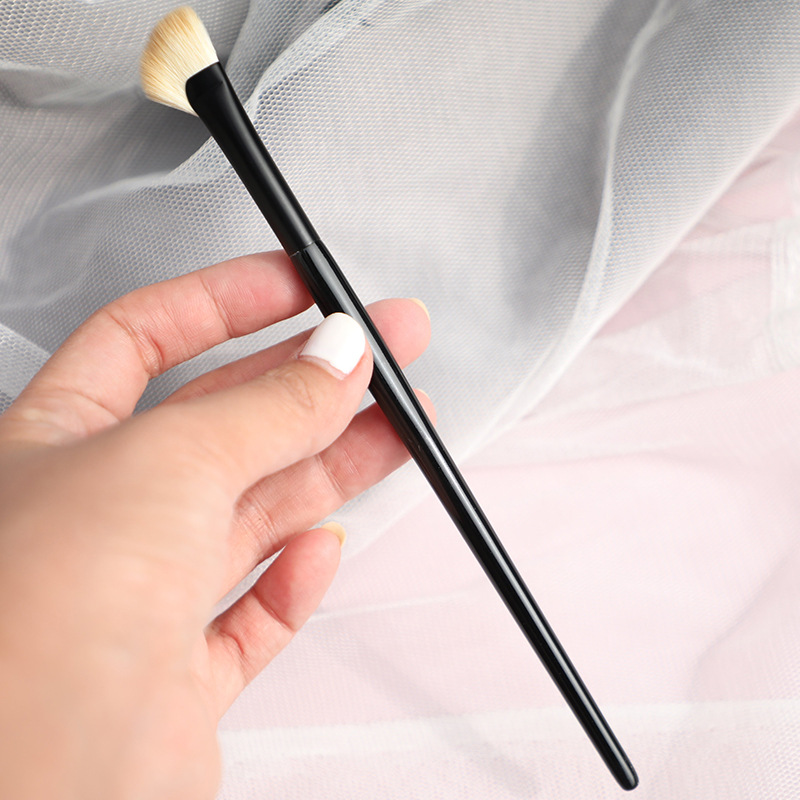 Scythe Nose Shadow Brush Oblique Contouring Brush Half Fan Cangzhou Makeup Brush Shadow Brush Fits The Nose Contour