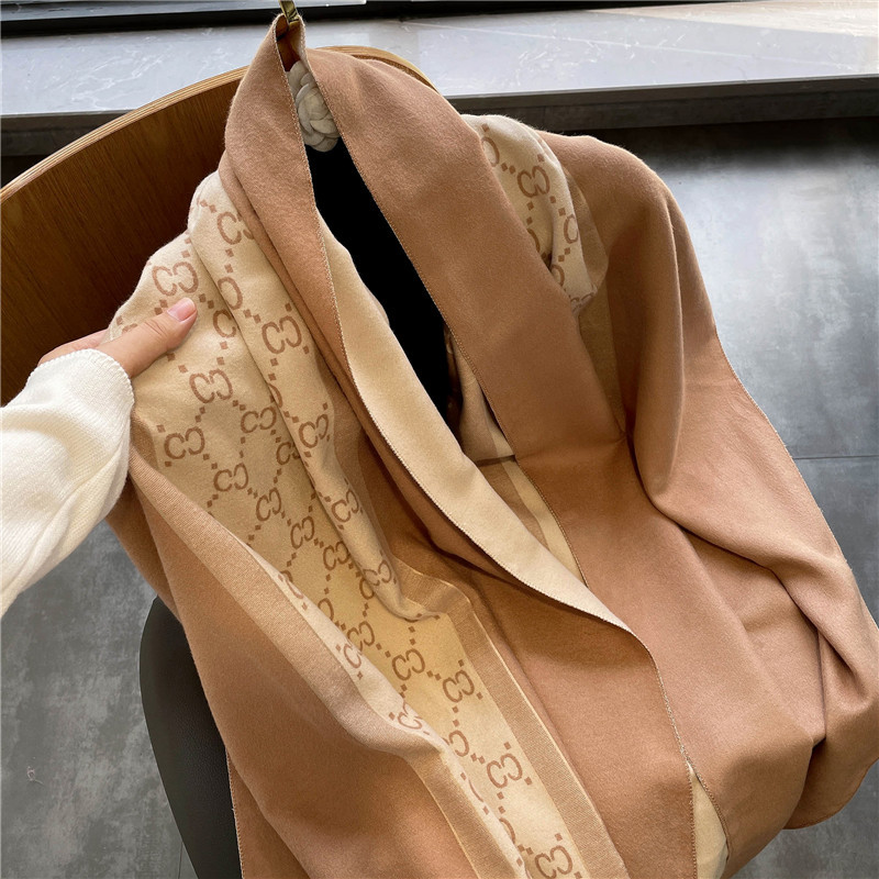 Close-up of Jacquard Fringe Detail