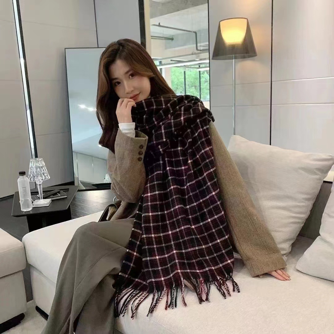 Autumn And Winter Women's Scarf Japan And South Korea Sweet Warm Scarf For Men And Women Imitation Cashmere Coarse Beard Vintage Plaid Scarf In Stock Application Scenario