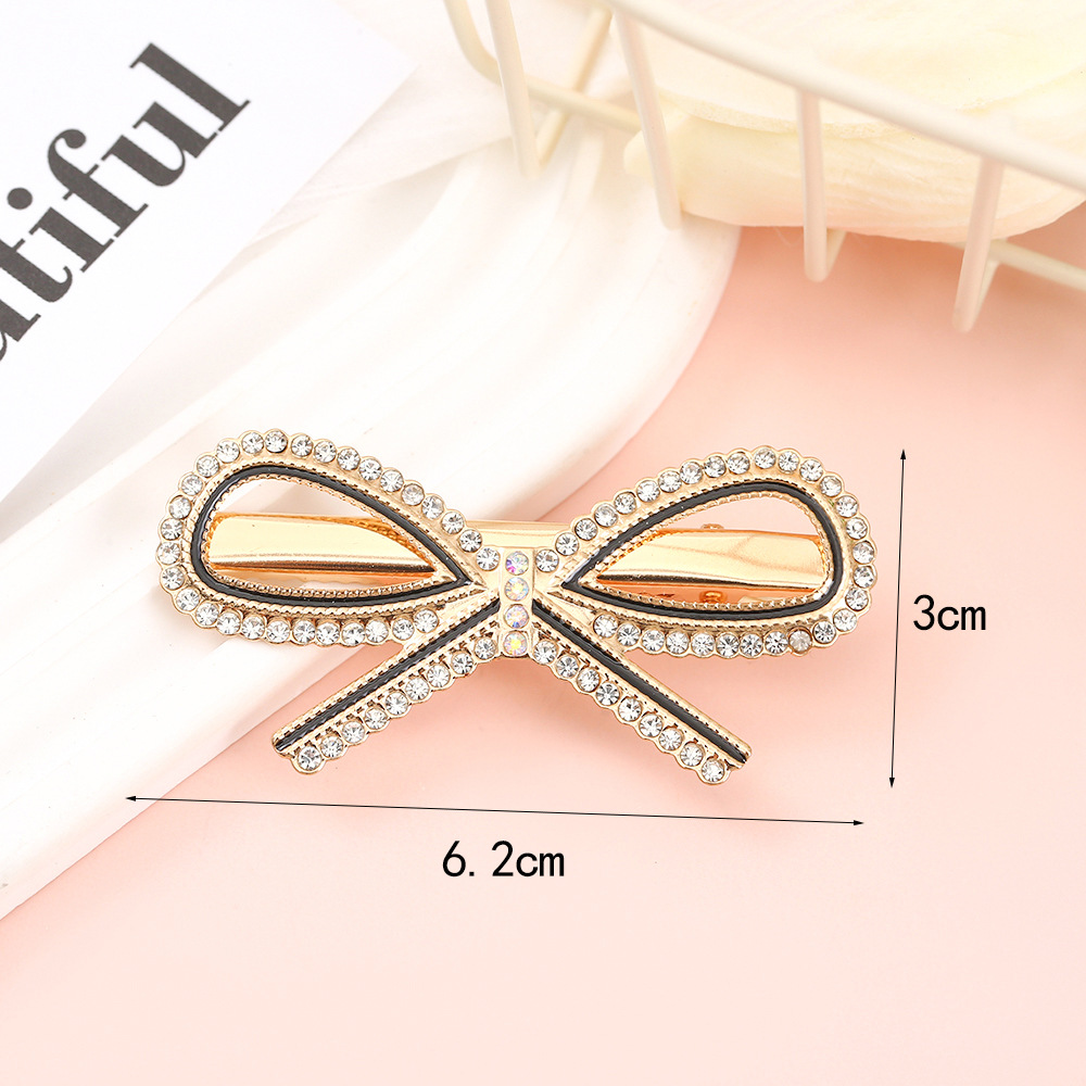 Korean Pearl Diamond Hair Clip Fashion Butterfly Duck Mouth Clip Elegant Temperament One Word Hair Clip Diamond Shark Clip Hair Accessories Application Scenario