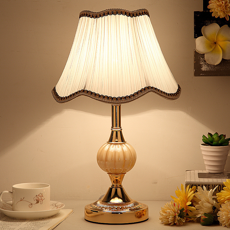 European Simple Glass Table Lamp Nordic Bedroom Bedside Lamp American Modern Retro Iron Factory A Hair Application Scenario