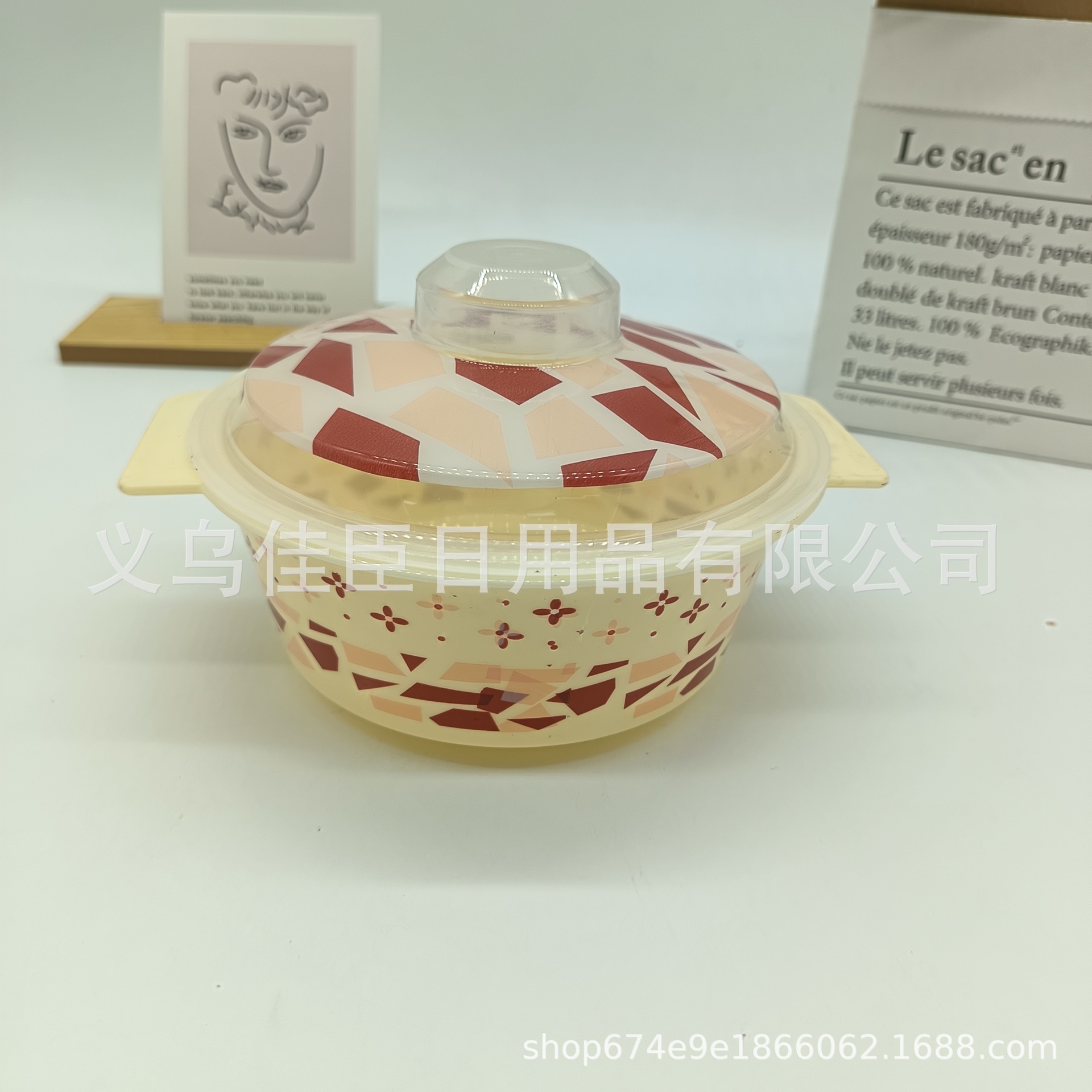 In 2025, popular foreign trade wholesale fresh-keeping boxes with LIDS, round bowls, storage refrigerators, lunch boxes, fresh-keeping bowls, and high-appearance-level meals full figure