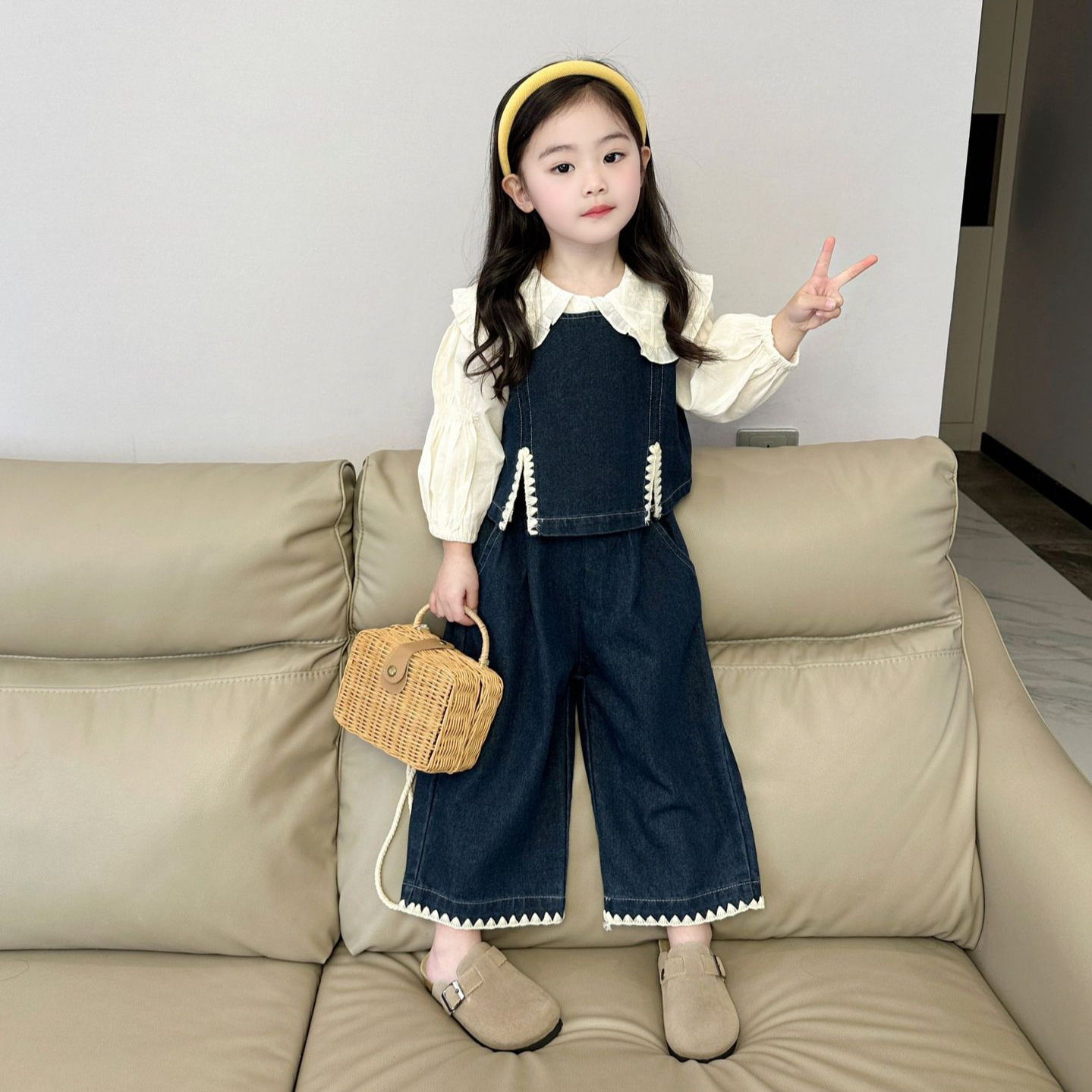 2024 Autumn New Girls Fashion Suit Children's Style Lapel Shirt + Denim Vest Pants Three-Piece Set Specification drawing