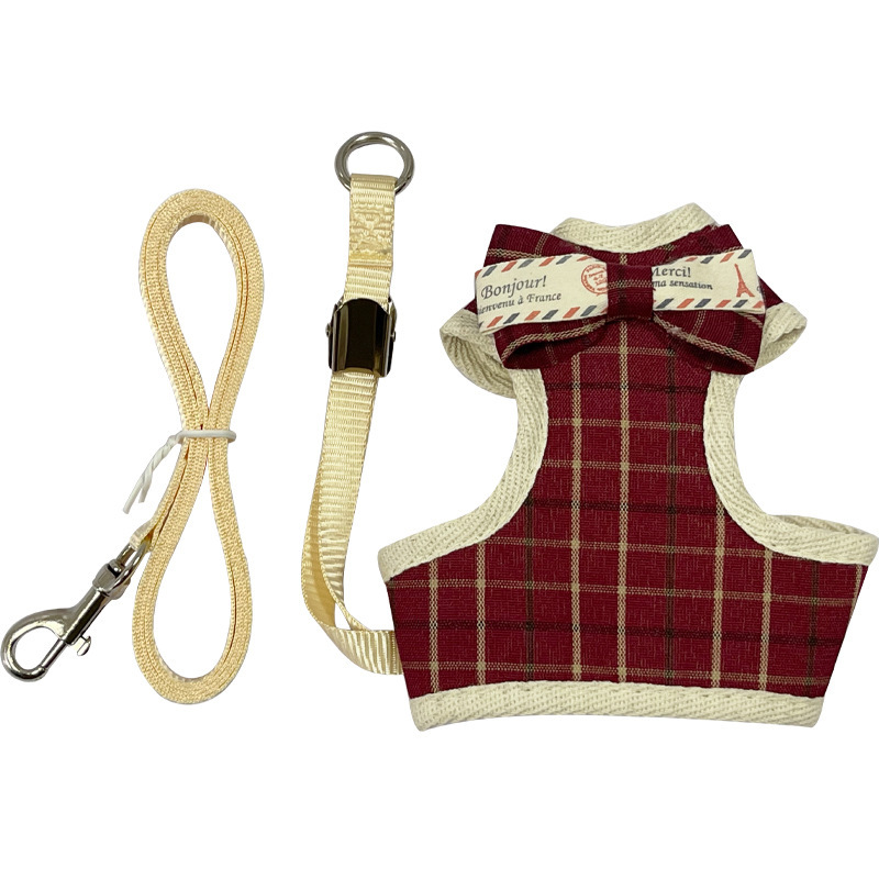Pet leash Comfortable cute vest kitten chest strap Pet leash for walking cats Application Scenario