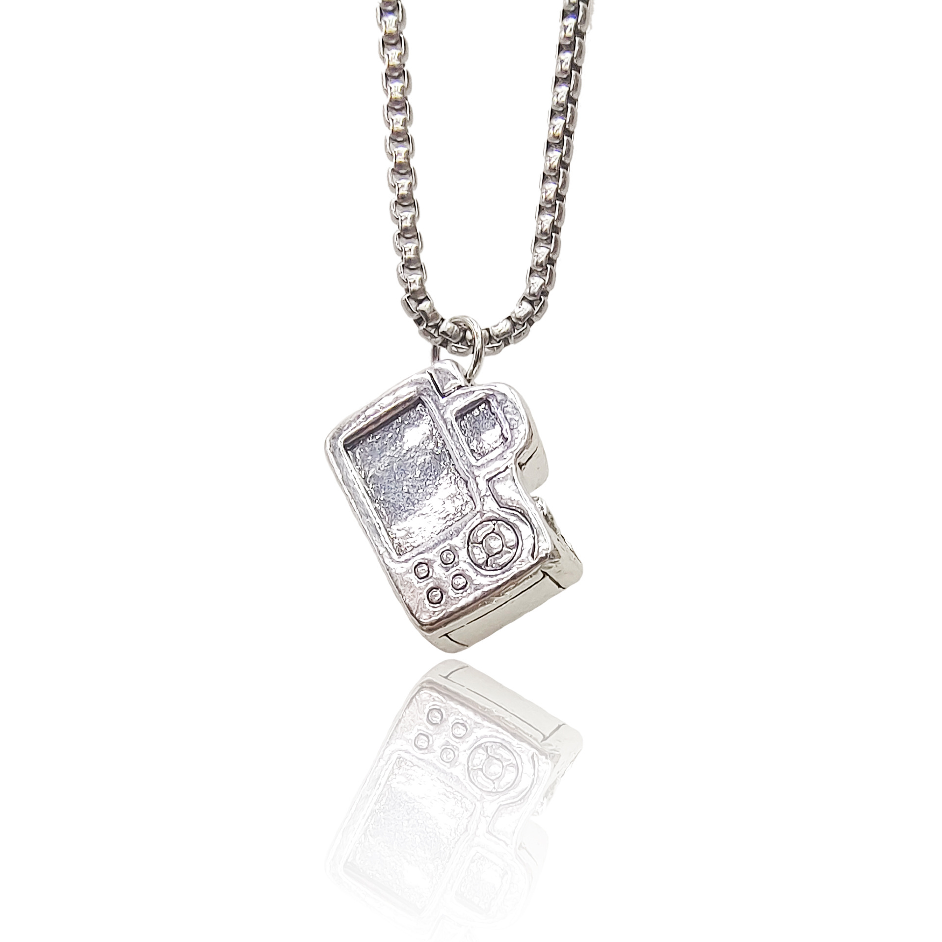 Net Red Necklace European And American Necklace Sweater Chain Alloy Men's Stainless Steel Necklace Camera Pendant Wholesale details Picture