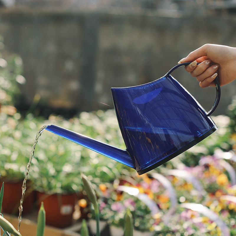 Cross-border watering can, garden watering and spraying can, household spraying can, long-spout watering can, potted plant watering can, watering can details Picture