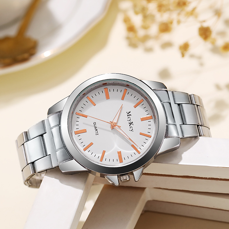 New Gift Watch Women's Watch Light Luxury Personality Men's Quartz Women's Expression Partner Watch Thin Non-Mechanical Watch Application Scenario
