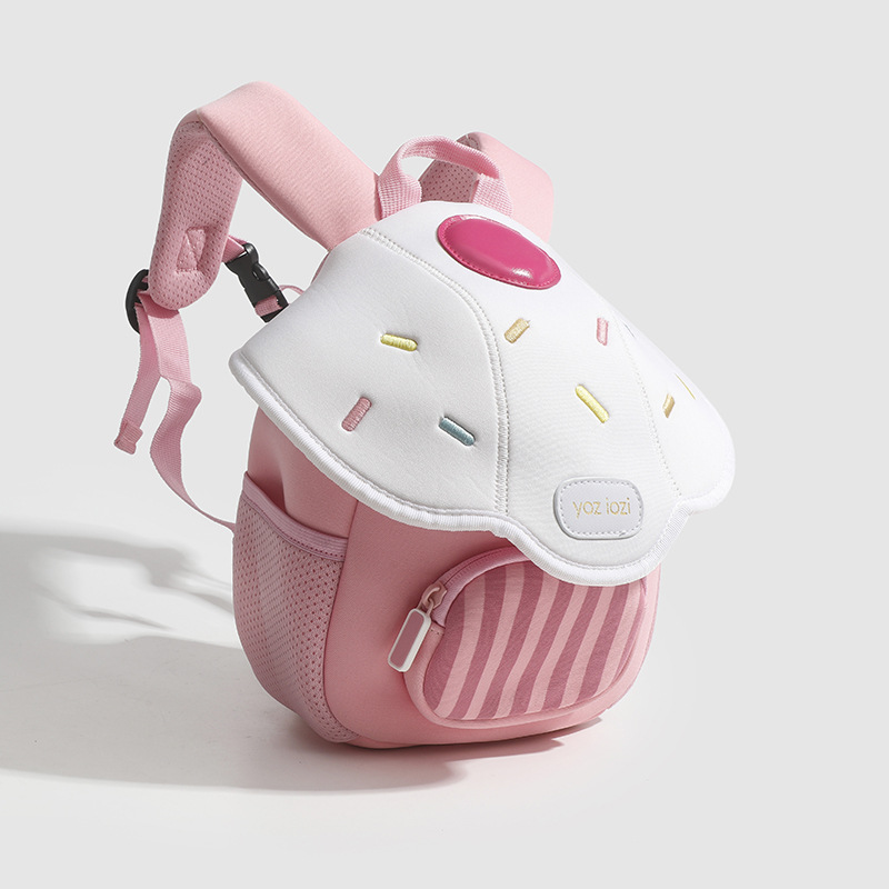 The 2024 new design mini and cute mushroom small backpack is a trendy and adorable children's small backpack for kindergartens details Picture