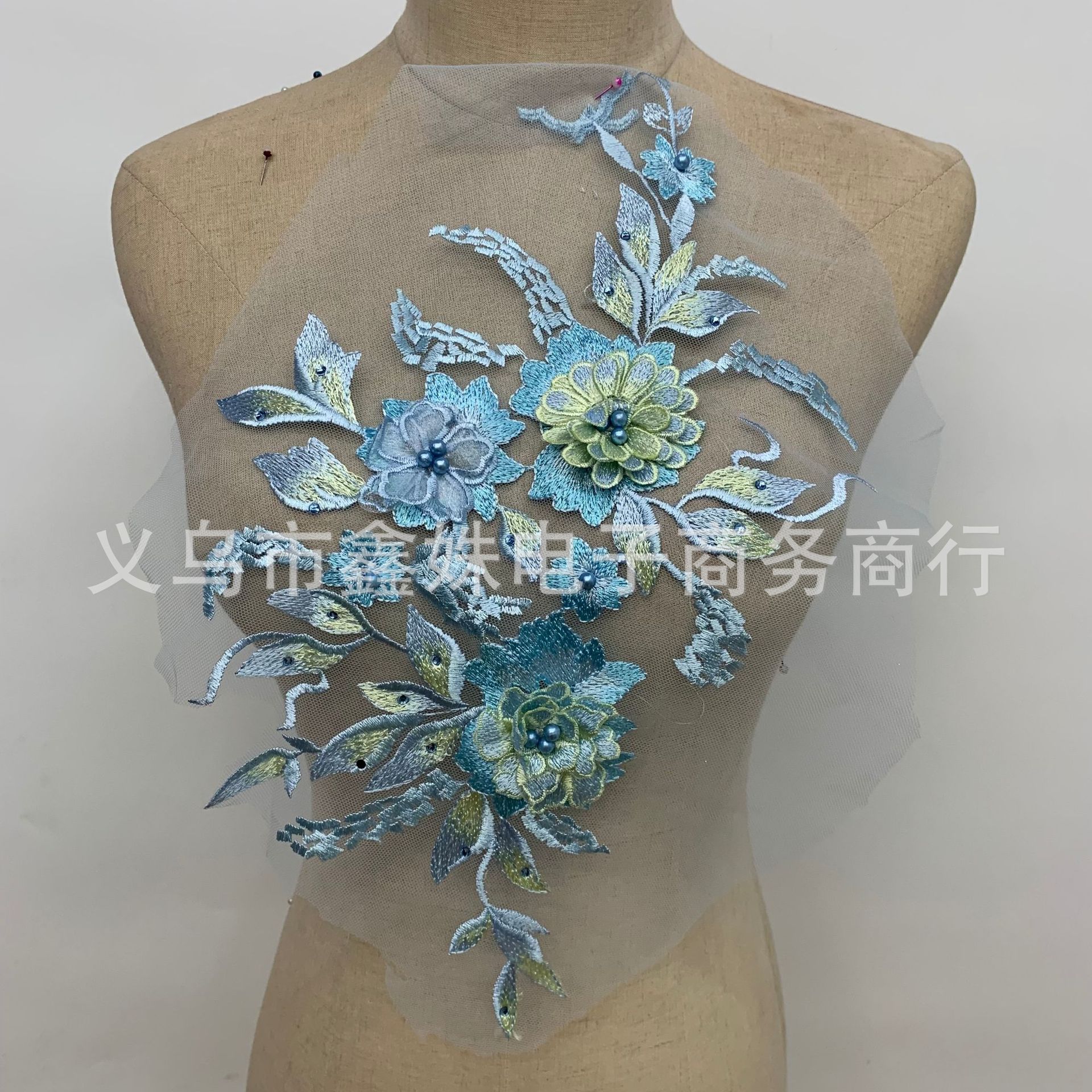 Three-dimensional flower mesh fabric, embroidered fabric, pasted beaded, embossed diamond, lace, wedding dress, dance dress patch Item Picture