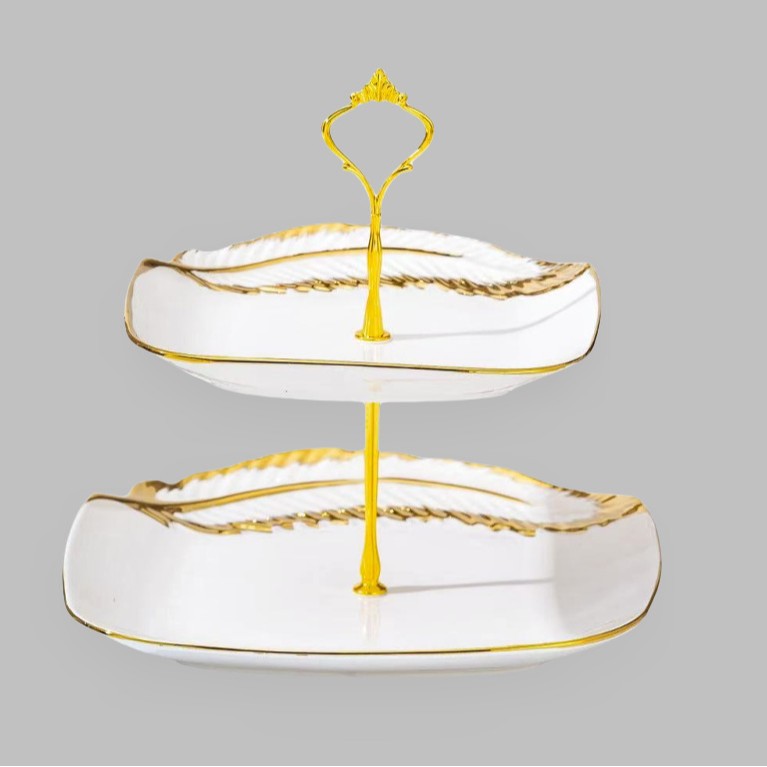 The light luxury ceramic tableware set for dinner plates exudes a sense of sophistication. Wholesale of gold-plated gold plates with golden edges Application Scenario