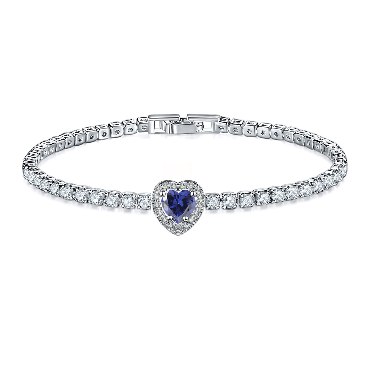 The heart-shaped full diamond bracelet of Kashi Jewelry is selling well during a live stream. It is a fashionable and luxurious cross-border creative micro-inlaid zircon jewelry from Europe and America