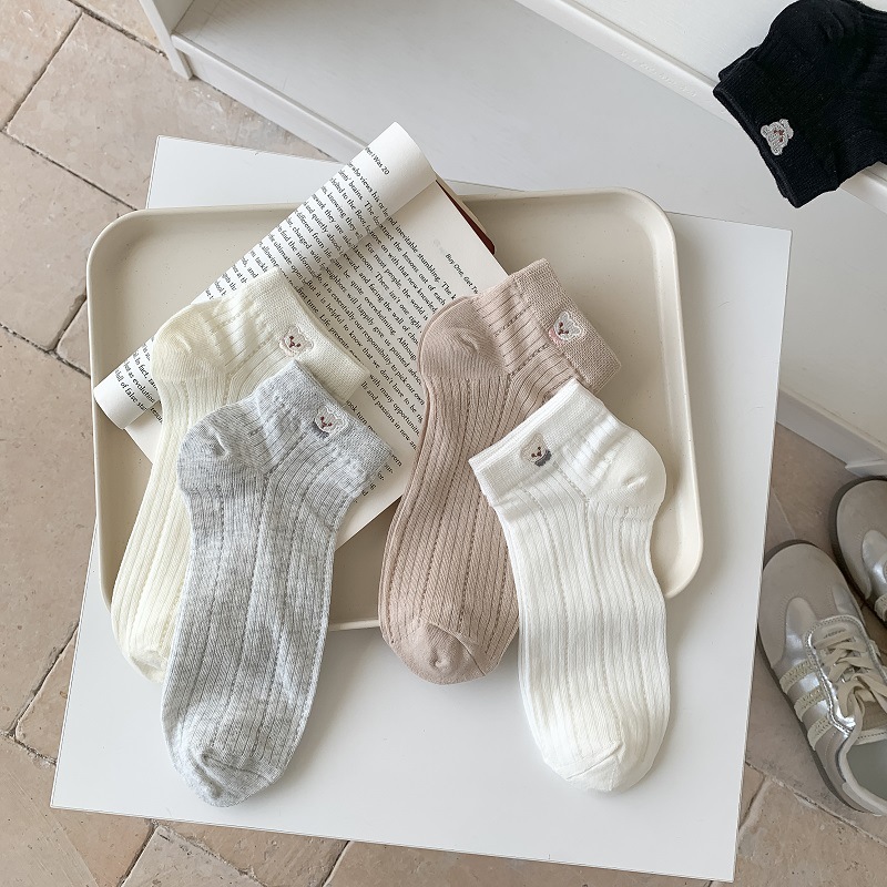 Sock stall, one-piece consignment. Cute cartoon embroidered thin short socks for women in spring and summer, trendy and versatile on Instagram, breathable, mesh shallow-mouthed short socks, one-piece consignment Application Scenario