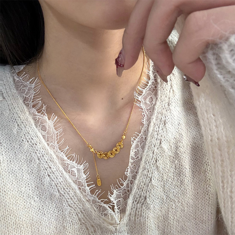 New light luxury, fashionable and exquisite copper coin broken ice necklace, simple yet high-end, retro and versatile, elegant collarbone chain for women Specification image