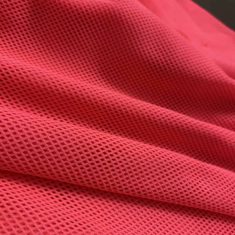 现货供应75D全涤低弹小四角网眼布 运动服校服里布箱包鞋帽网眼布细节图