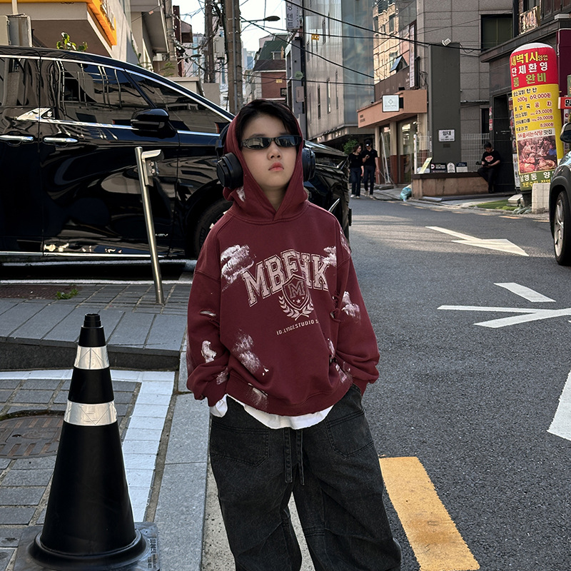 Yihong Clothing's boys' hooded sweatshirts and children's clothing, 24 years of handcrafted graffiti, dirty washing, color stir-frying, sand-washing tops, children's personality details Picture