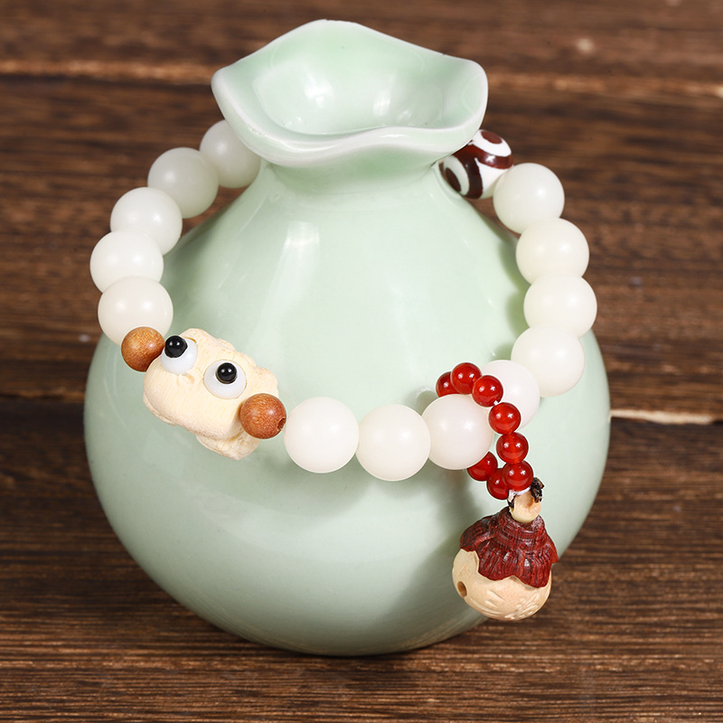 Chinese-style white jade Bodhi prayer beads bracelet, retro Gua Gua Lai CAI cultural play bracelet, national trend lion single-ring bracelet Application Scenario