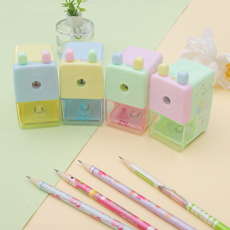 Children's hand pencil sharpener student color cartoon modeling pencil sharpener plastic single hole hand pencil sharpener wholesale full figure