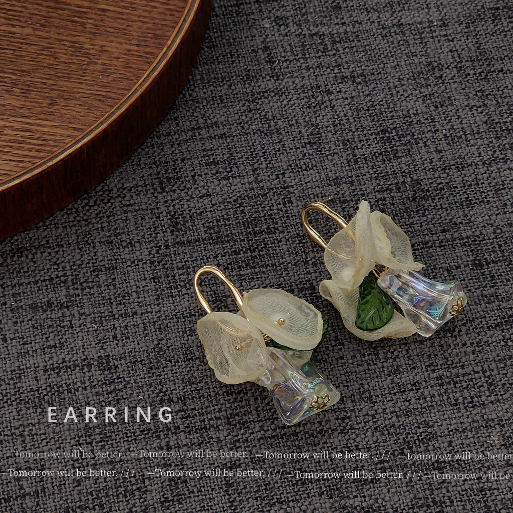 Bright Eye Factory 925 Silver Needle 14K thin soft gauze flower acrylic earrings and stud earrings, women's retro forest-style earrings Application Scenario