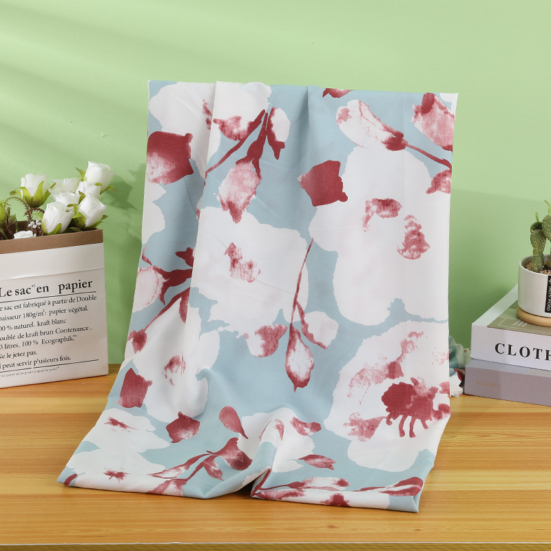 Four-sided spring-printed fabric, blurry printed dress fabric, plain polyester fabric in stock, non-transparent chiffon fabric details Picture