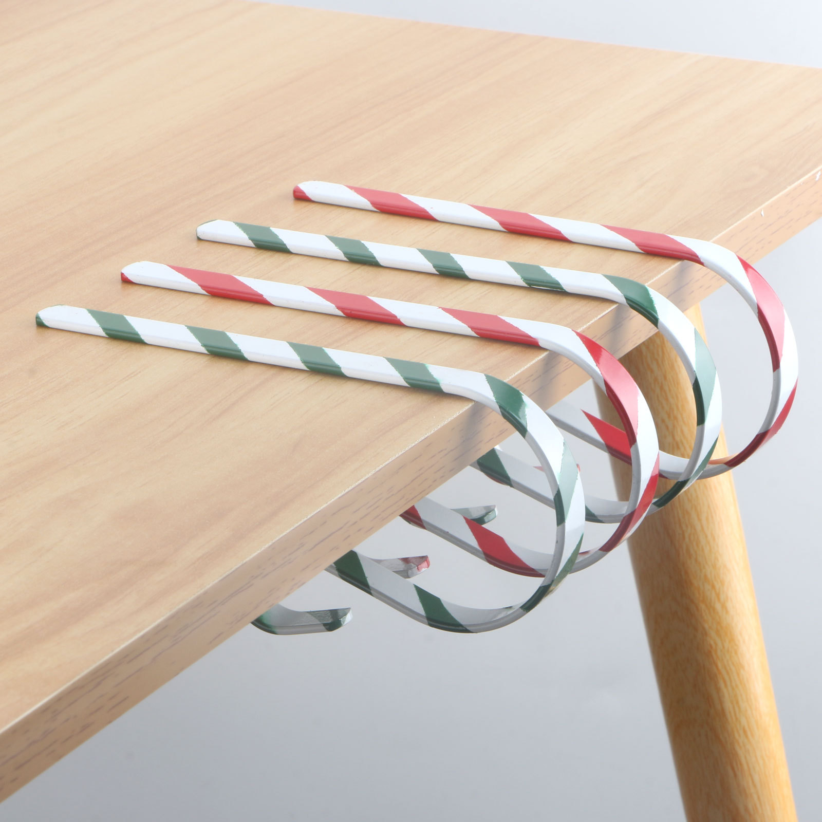 Cross-border Christmas red and white diagonal hook fireplace decoration items, holiday party gift hanging, Christmas stocking rack Specification image