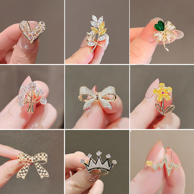 New fashionable anti-glare brooch for women, elegant and simple pearl brooch pin for fixing clothes, versatile accessory Application Scenario
