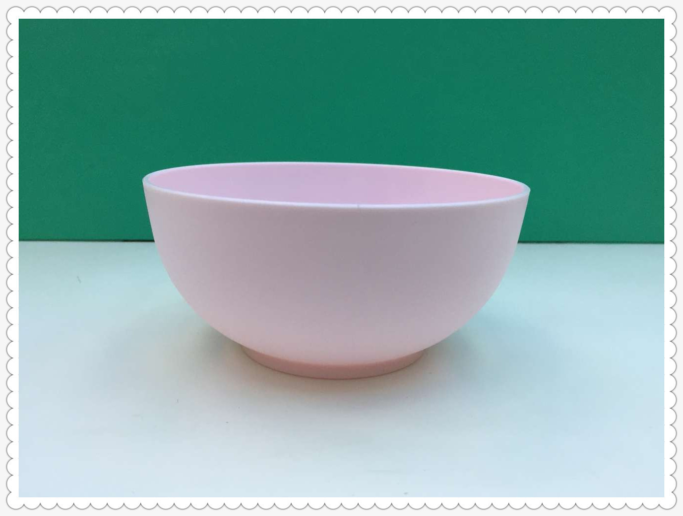 Factory direct sales of plastic bowls, round bowls, rice bowls, household Japanese-style tableware, children's rice bowls, daily necessities Application Scenario