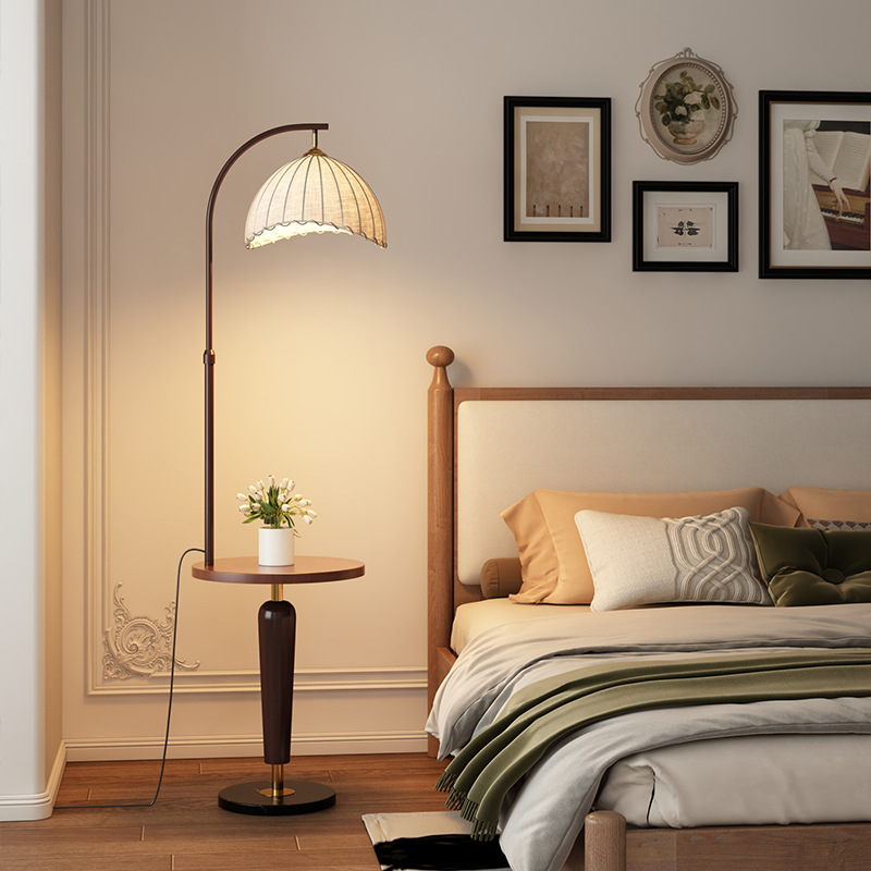 American retro select light luxury bedroom living room modern simple decoration floor lamp Application Scenario