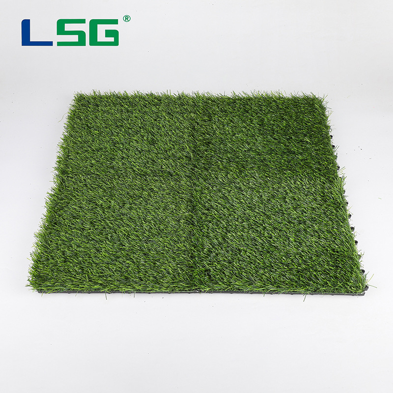 运动跑道、人造草坪实物图