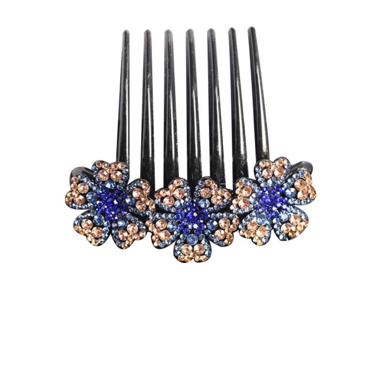 The elegant and refined flower water diamond hair bun is a must-have hair accessory. It features a seven-toothed comb and a hairpin Item Picture