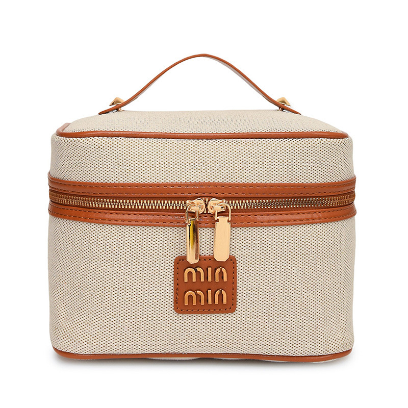 2024 New cross-border Amazon makeup bag, large-capacity cosmetics storage bag, high-end metal label toiletry bag Item Picture