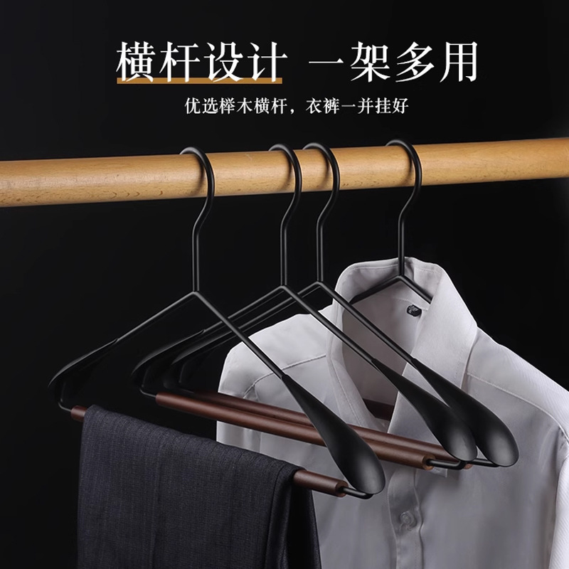Solid wood ironwork wide-shoulder clothes hanger, home clothes hanging without marks, anti-slip, anti-shoulder corner, light luxury high-end hotel beech wood clothes rack Specification image