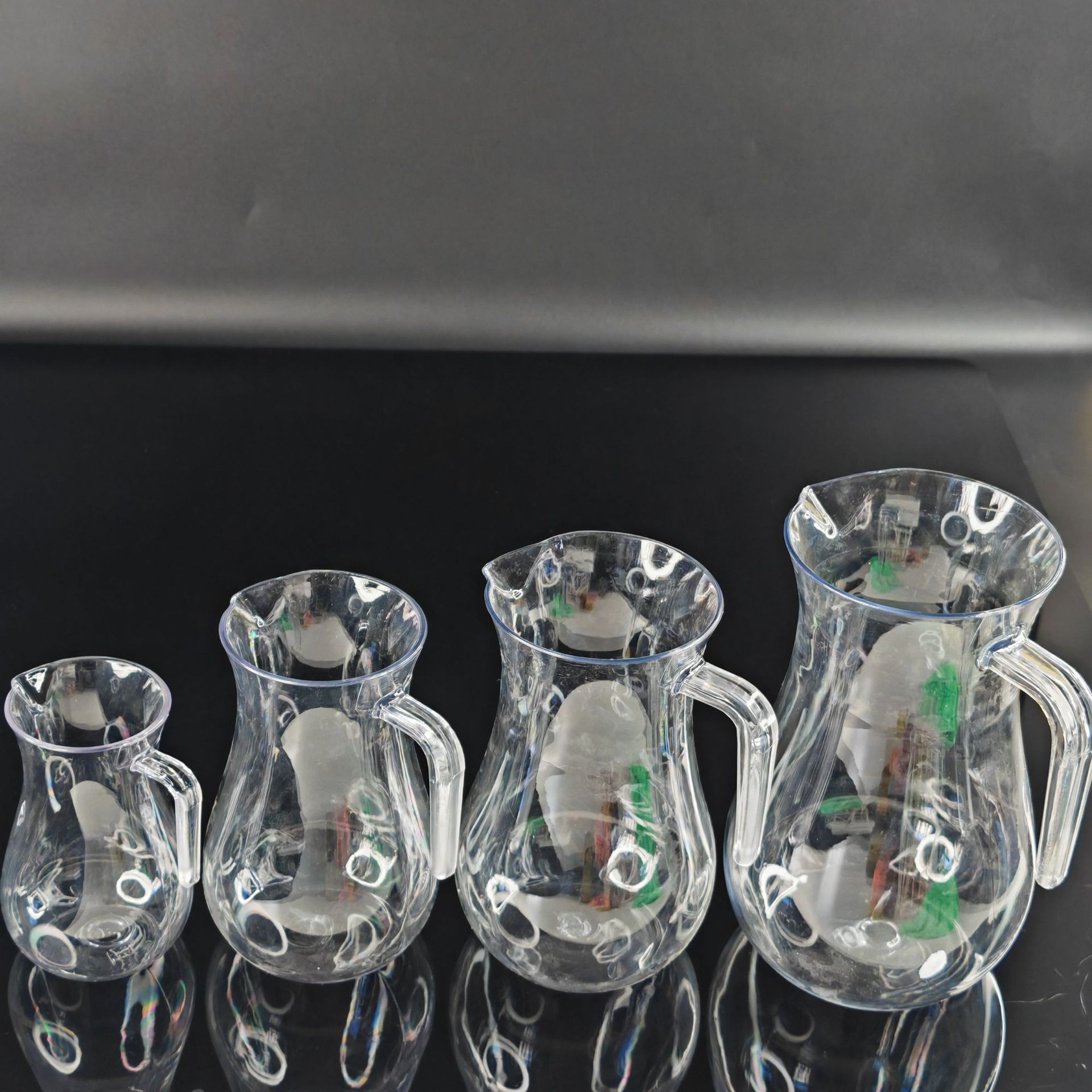 醒酒器倒酒器/电动醒酒器/酒瓶玩具/酒具白底实物图
