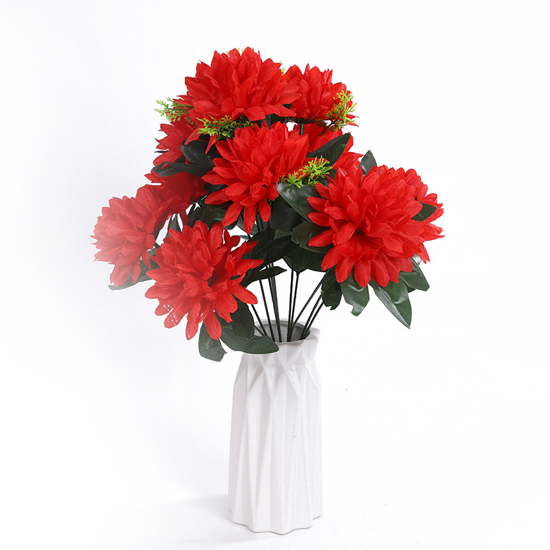 The flowers are cheap and beautiful. The flower heads are preserved flowers. We offer wholesale of fake flower arrangements for visiting graves and paying respects during the Qingming Festival Application Scenario