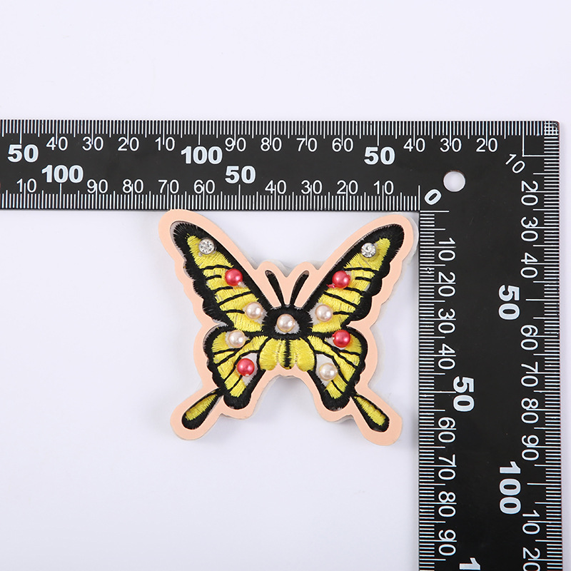 Handmade Beaded Cartoon Animal Diy Cloth Patch Brooch Plate Stage Performance Clothing Accessories Wholesale Application Scenario