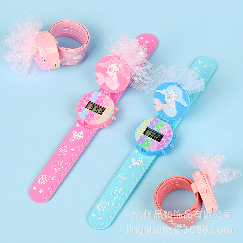 Cartoon chiffon dress, girl electronic watch, children's bracelet, wrist strap, pat watch, girl baby toy, birthday present Application Scenario