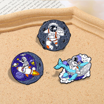 创意星球宇航员胸针太空鲸鱼胸章金属徽章背包装饰品书包学生潮流 金属胸针金属徽章