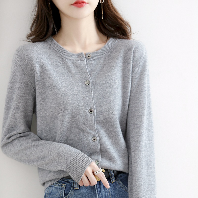 2022 Spring and Autumn New Women's wool cardigan, round-neck top, short small coat, solid-color knitted cardigan, versatile coat details Picture