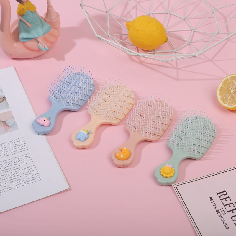 Instagram Influencer Fashion Cartoon Portable Bag With Girly Heart Cream Cute Massage Air Cushion Rib Comb details Picture
