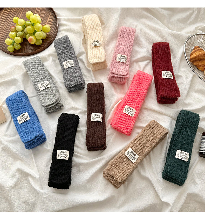 A new winter style of colorful narrow woolen scarf with small strips, a fashionable solid color warm knitted woolen scarf pic 5