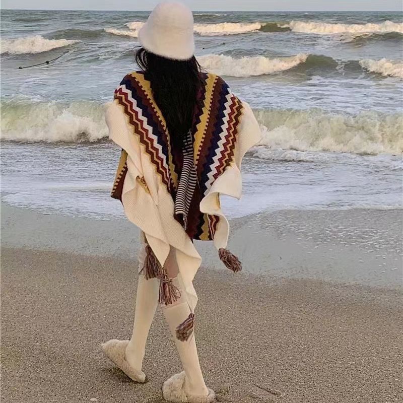 Bohemian travel Muerbian ethnic style shawl 2023 New style cape Retro tassel Cape Scarf wholesale