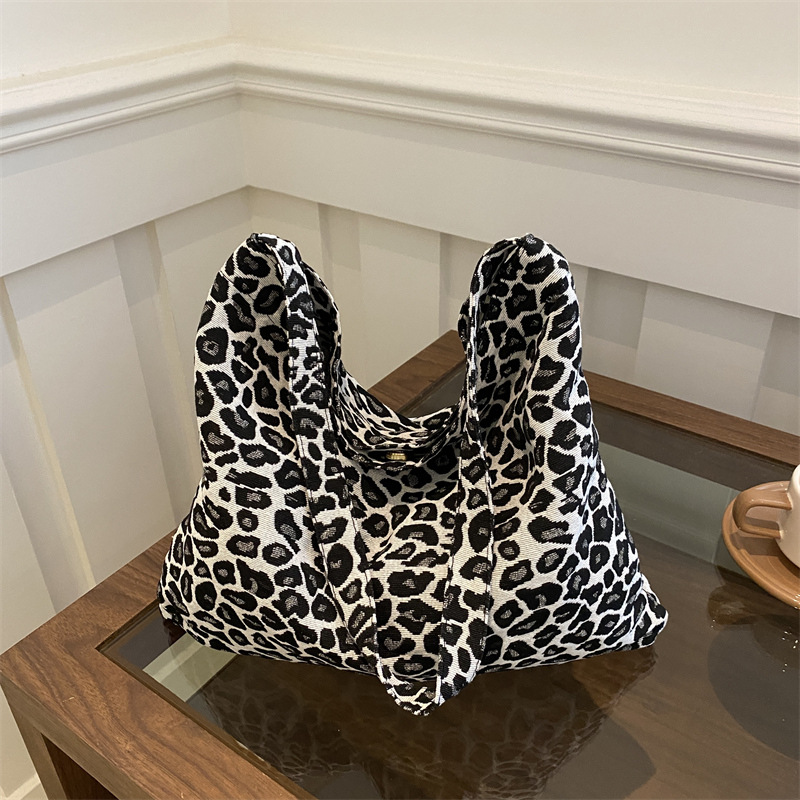 大容量网红豹纹包包女包2024新款潮时尚质感单肩腋下包洋气背包女