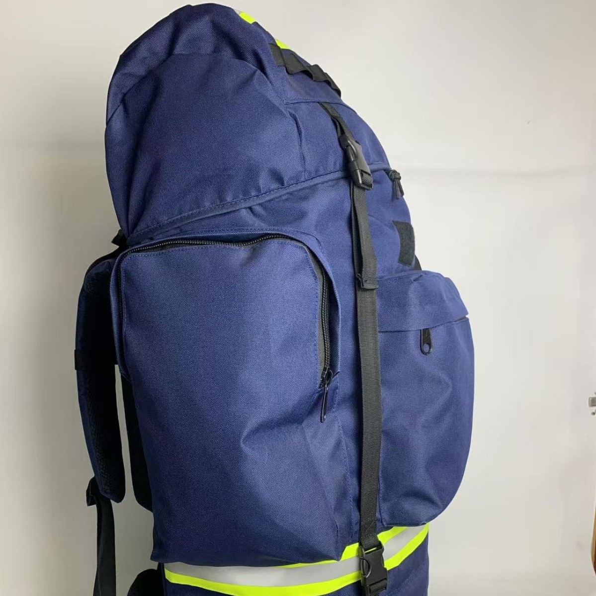 超大容量登山包/GYM运动包/徒步背包/行李背包/户外战术细节图