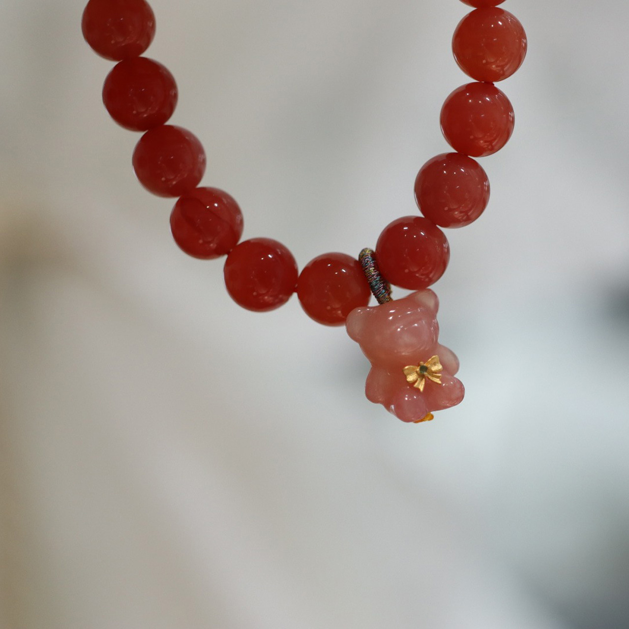 Natural salt source agate bracelet, female bear pendant, high-end original design jewelry Specification image