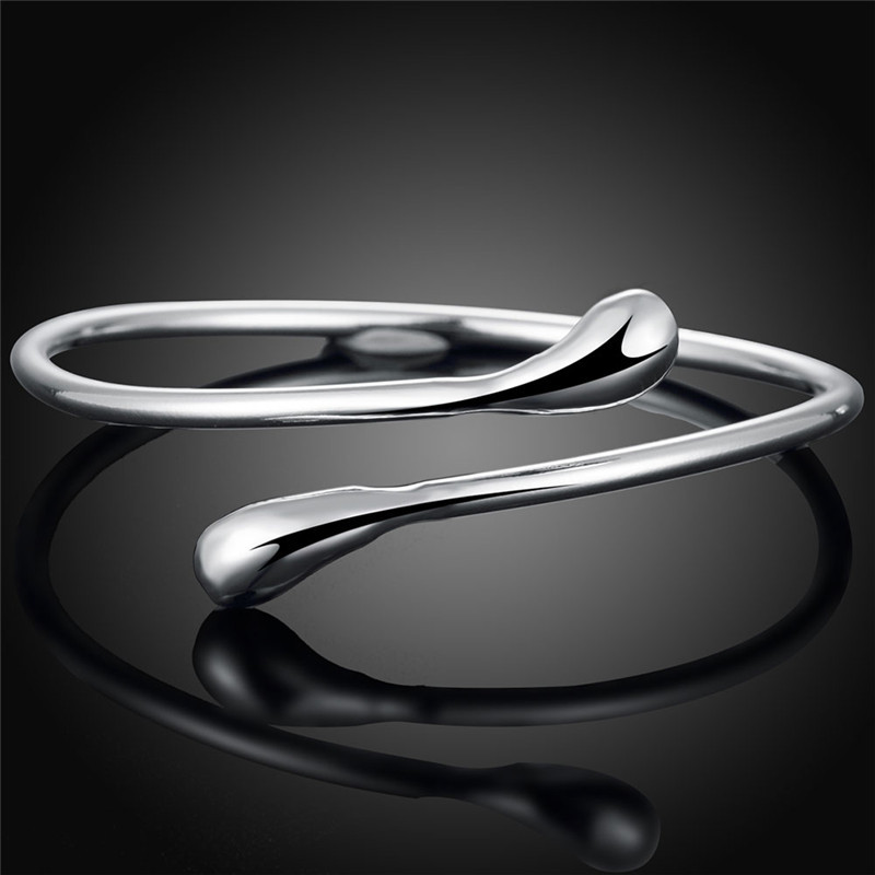 Wholesale of fashionable open water drop bracelets, European and American accessories, women's bracelets in stock, simple wristbands