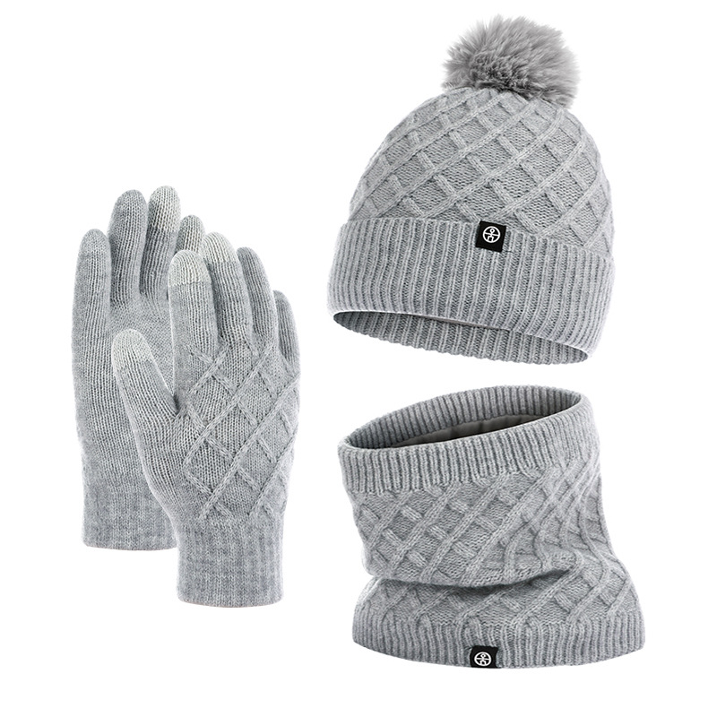 Winter Hat, Bib, Mittens, Knit Hat, Amazon Household, Plus Fluffy Warm Hairball, Thickened Woolen Hat Three-Piece Set Application Scenario