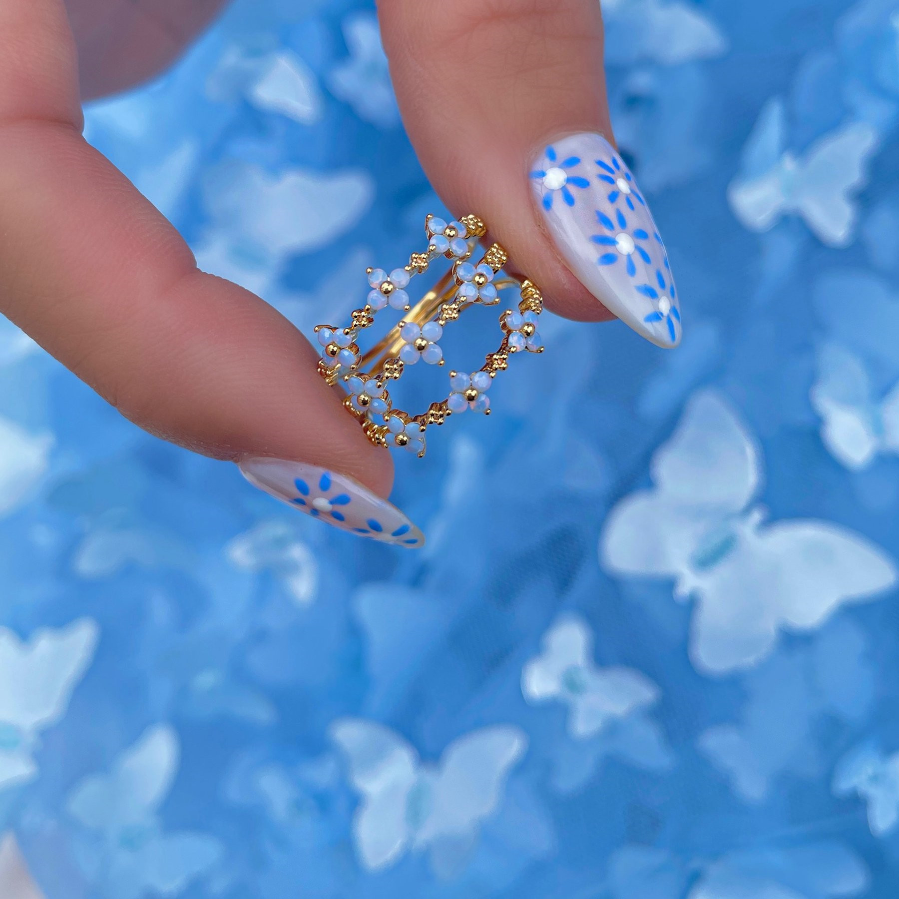 Cross-border jewelry: Popular INS colored zircon rings, bear heart, flower, butterfly rings, jewelry for women Application Scenario