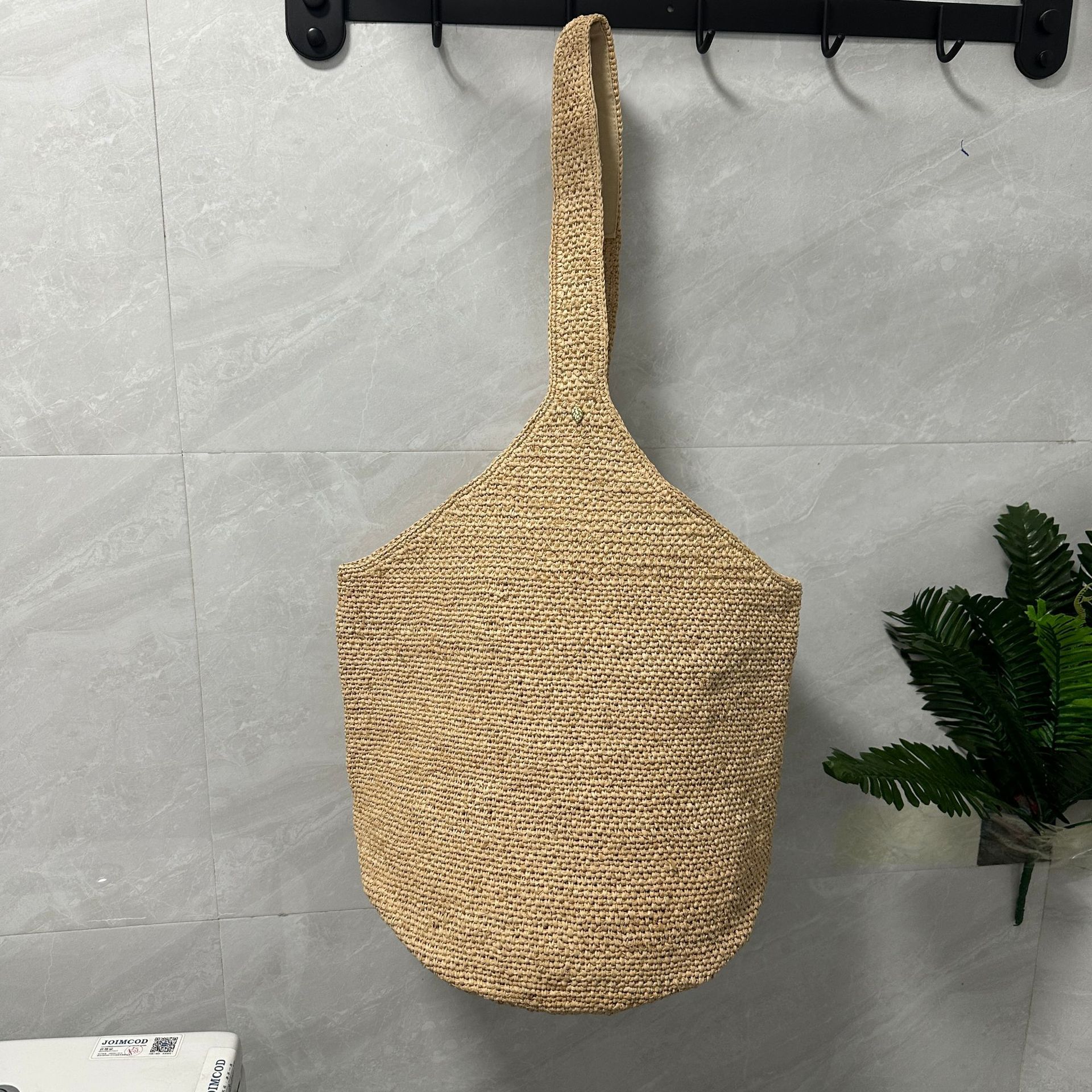 Japanese and Korean style bucket bag, hand-woven Lafite grass bag, women's summer beach bag, travel single-shoulder bag Application Scenario