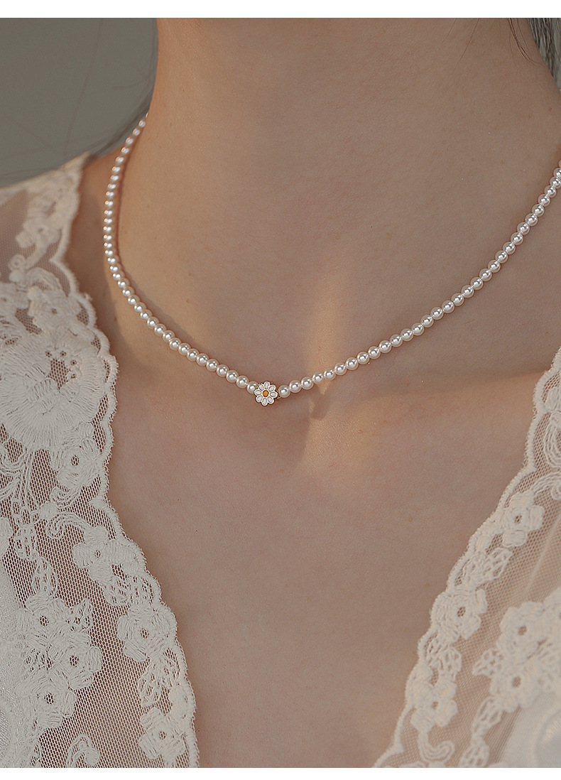 Millet pearl Daisy pearl necklace accessory for women, timeless, versatile for autumn and winter, high-end style, simple collarbone necklace accessory pic 17