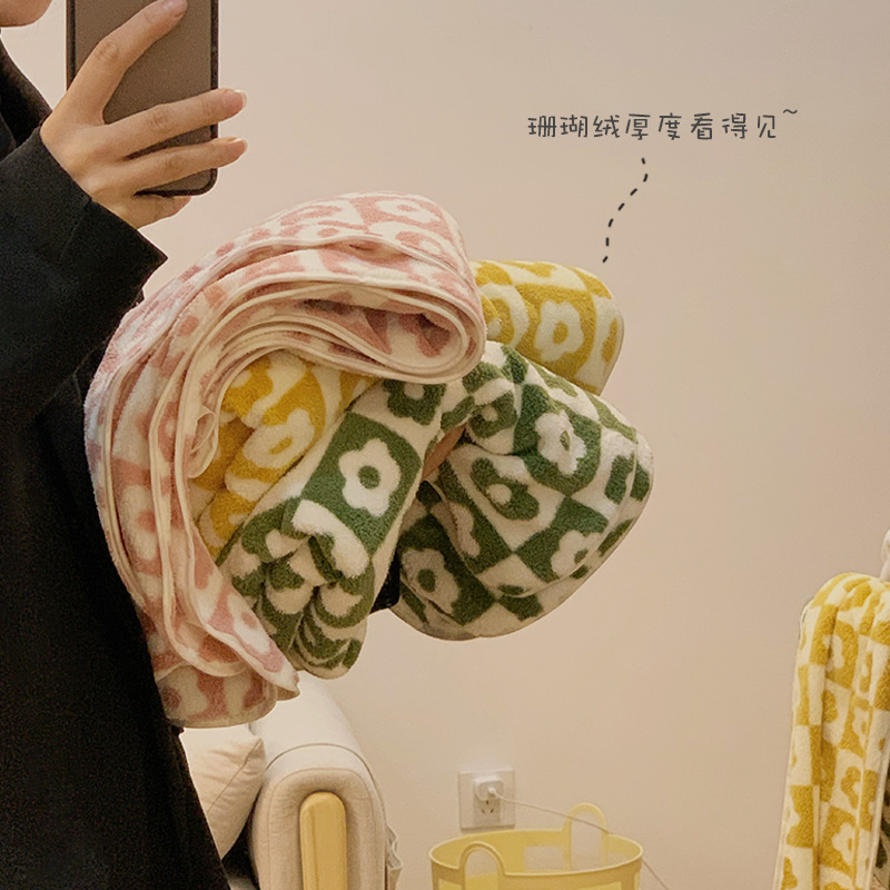 Sweet Sweet Coral Velvet Flower Bath Towel Cute Girl Heart Towel Student Dormitory Adult Home Water Absorption Than Pure Cotton details Picture
