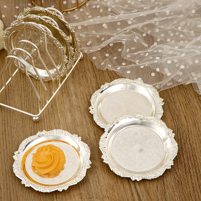 High-Grade Light Small Dish Set 6 Belt Rack European Iron Cake Fruit Tray Dry Fruit Snack Tray Pattern Coaster Application Scenario